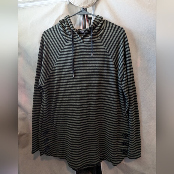 KEREN hart Black and Gray Striped Hoodie - Picture 1 of 7